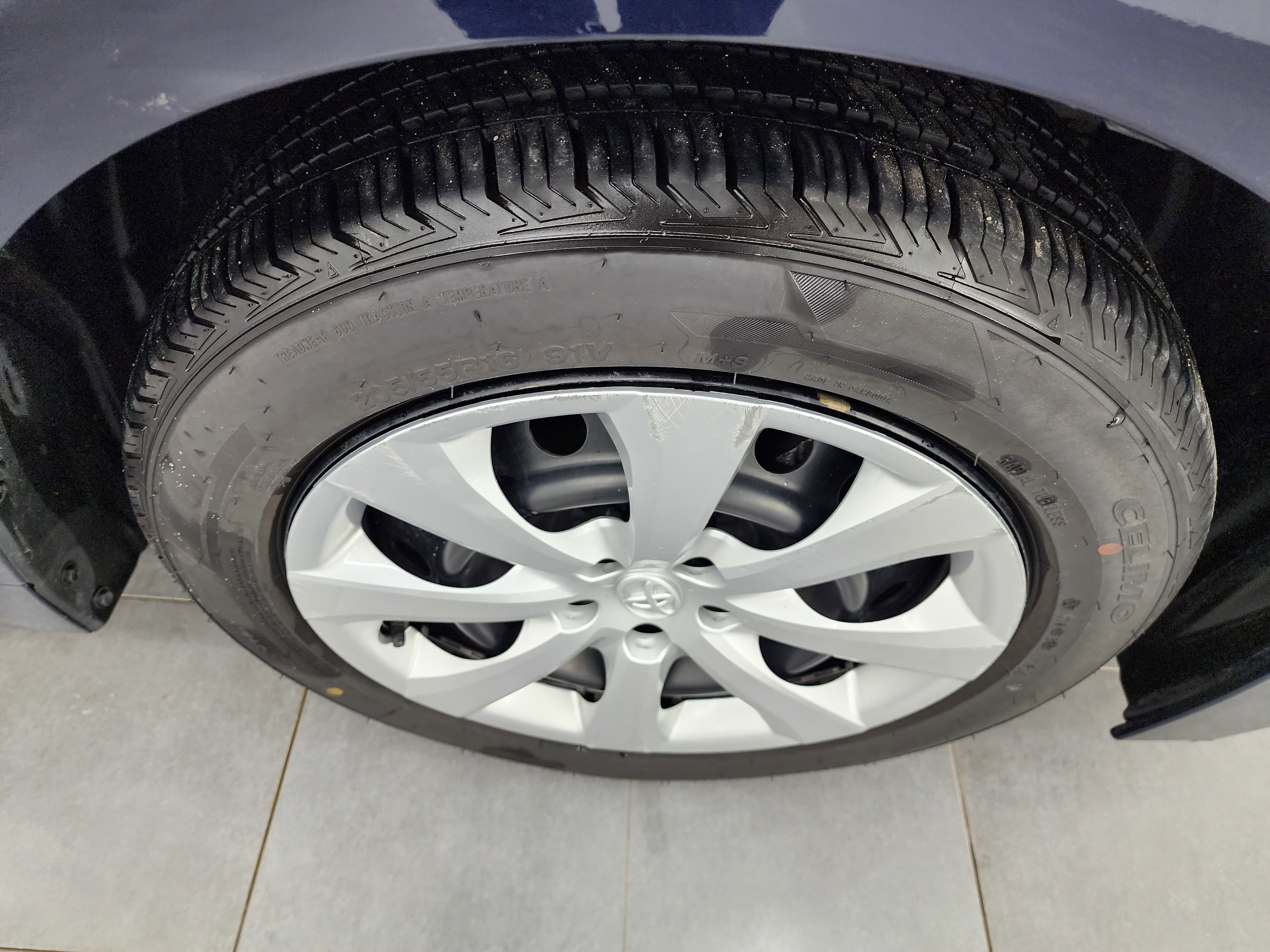 Used 2024 Toyota Corolla LE image 3