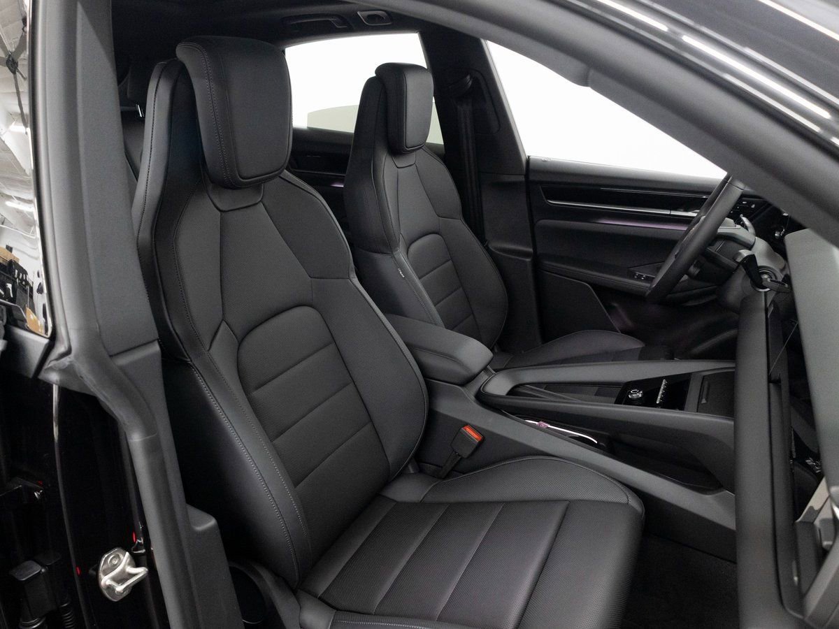 New 2025 Porsche Macan 4S Electric image 29