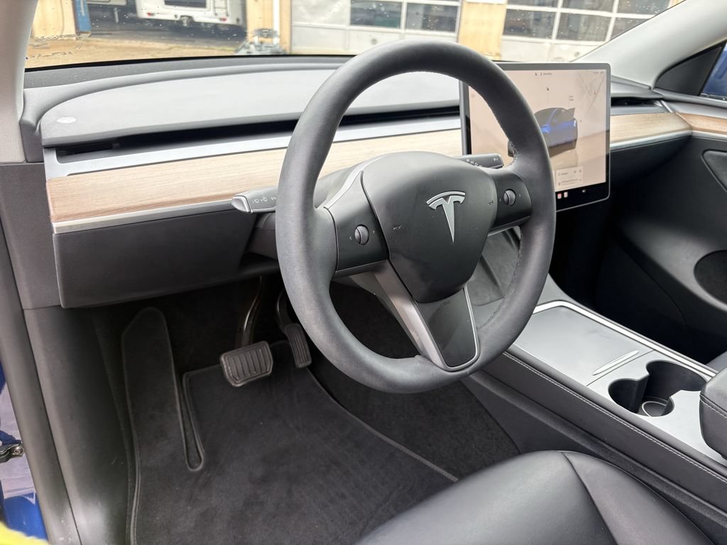 Used 2024 Tesla Model Y Long Range AWD/4WD image 14