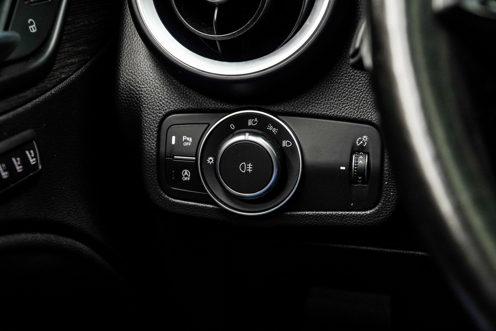 Used 2022 Alfa Romeo Stelvio Ti image 27