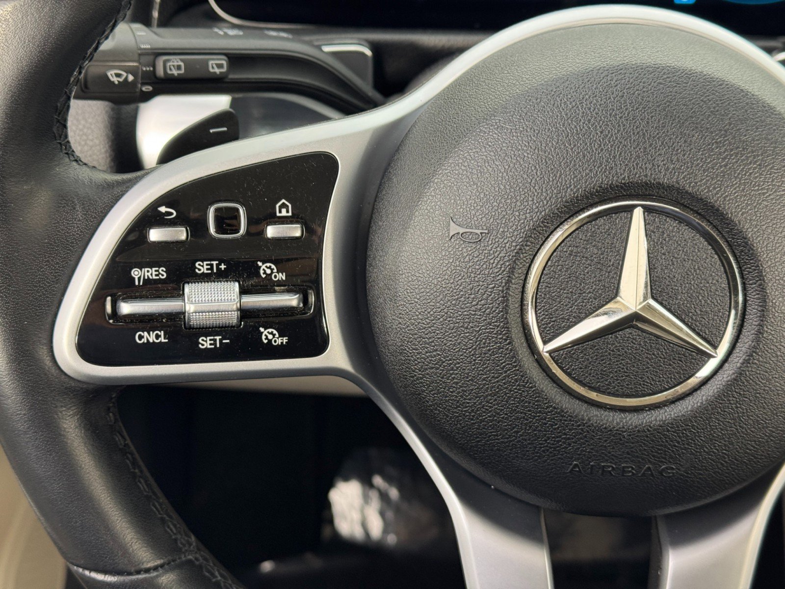 Used 2020 Mercedes-Benz GLB 250 4MATIC w/ Premium Package image 20