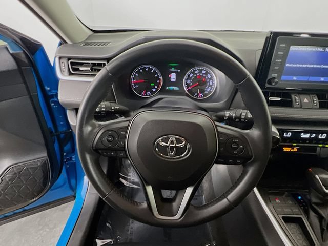 Used 2019 Toyota RAV4 XLE Premium FWD image 11