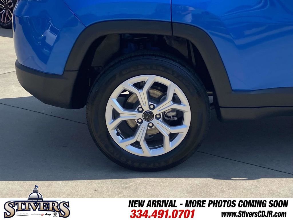 Used 2025 Jeep Compass Latitude image 44