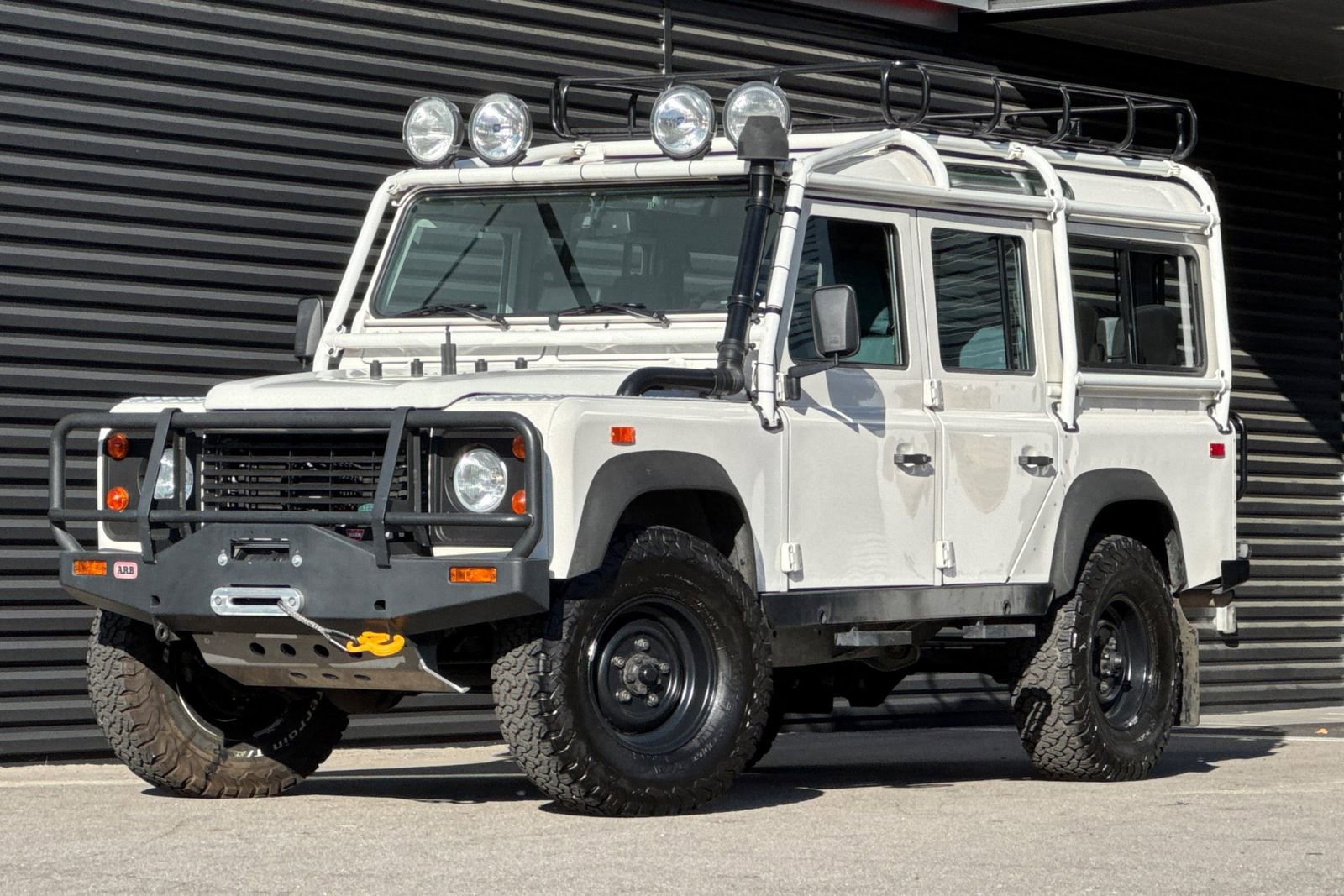 Used 1993 Land Rover Defender 110 image 1