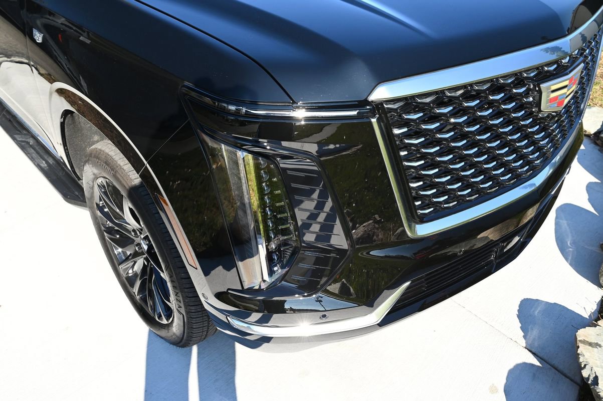 Used 2025 Cadillac Escalade Premium Luxury w/ LPO, Floor Liner Package image 11