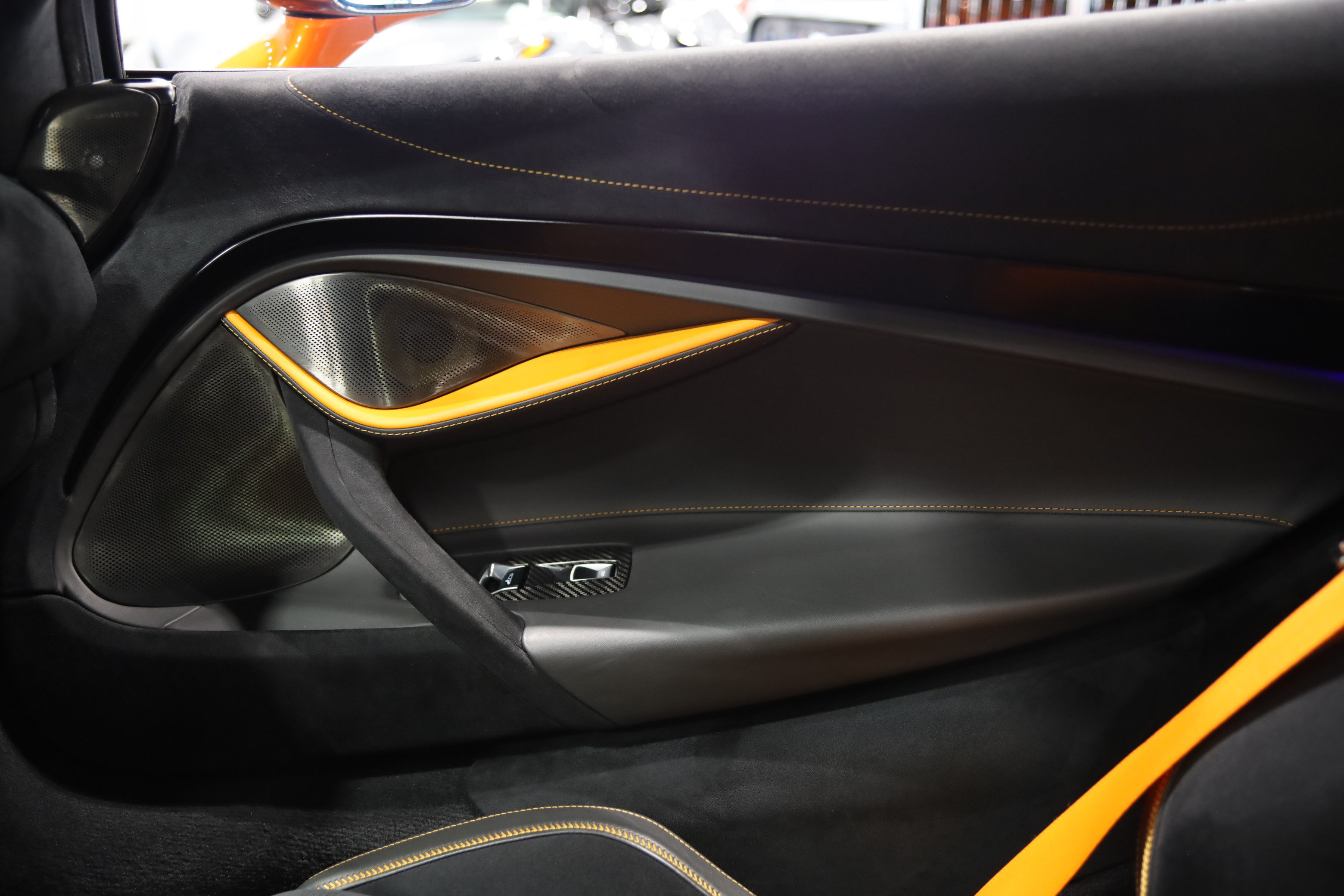 Used 2019 McLaren 720S Performance RWD image 35