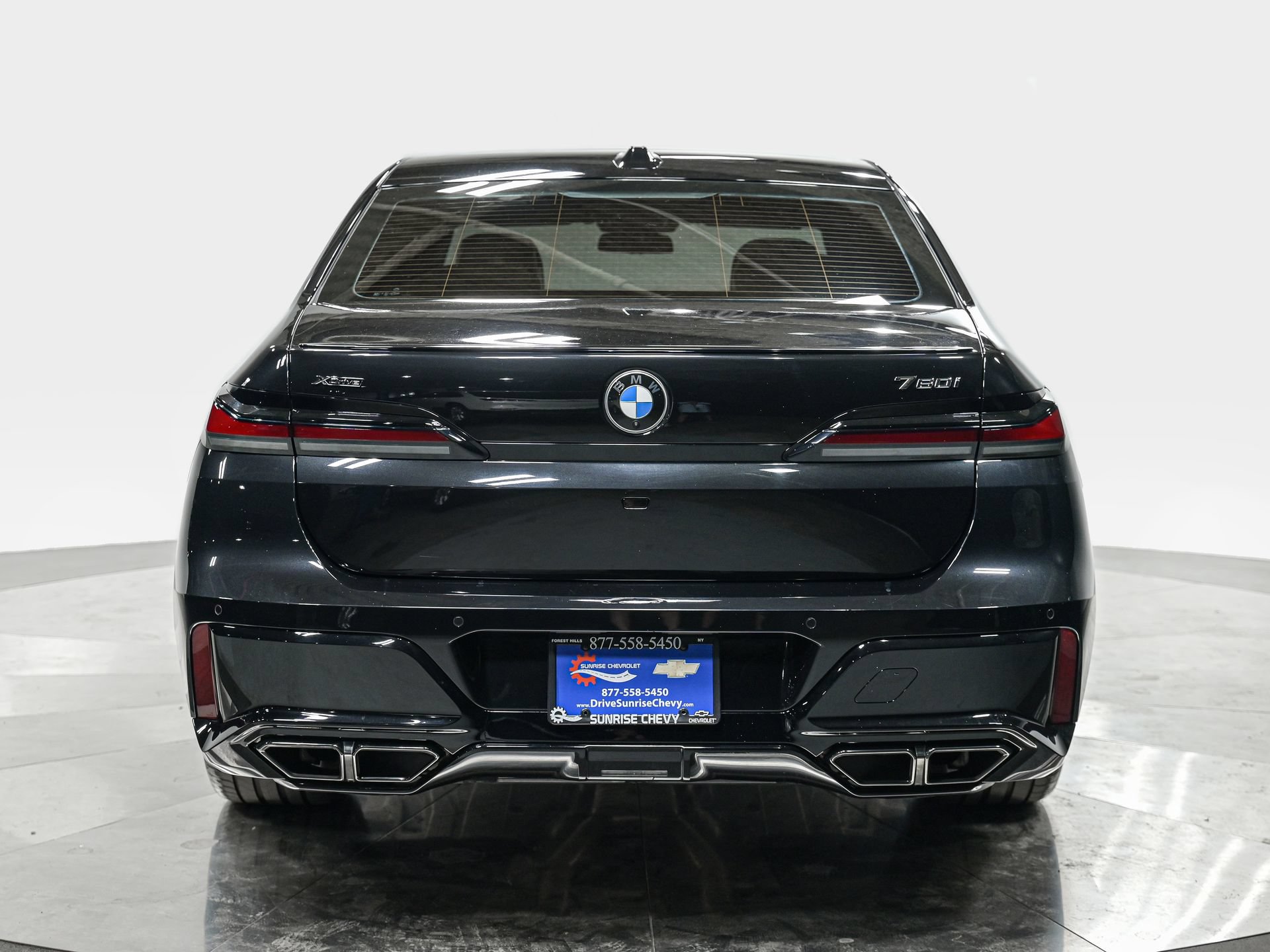 Used 2024 BMW 760i xDrive w/ Premium Package 2 AWD/4WD image 6