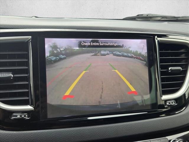 Used 2022 Chrysler Pacifica Touring-L FWD image 11