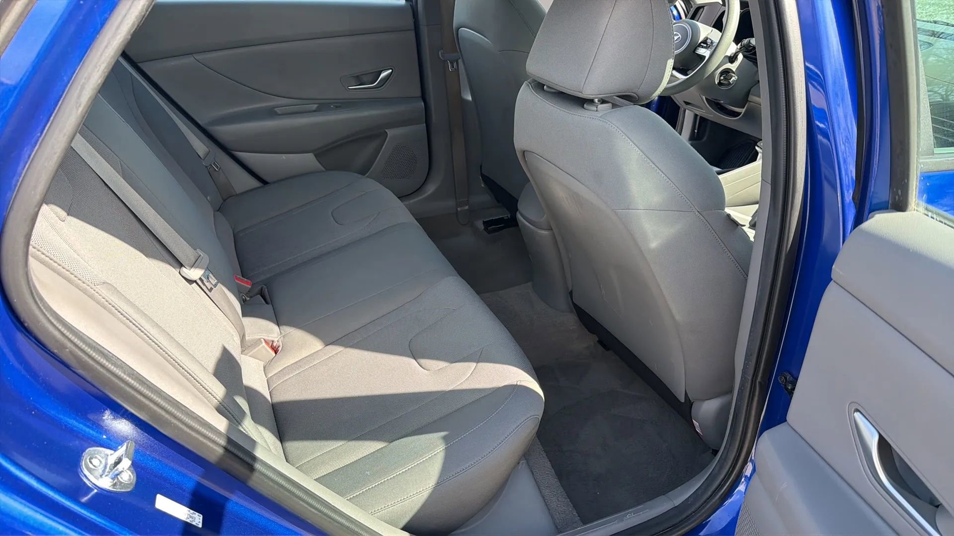 Used 2023 Hyundai Elantra SE FWD image 23