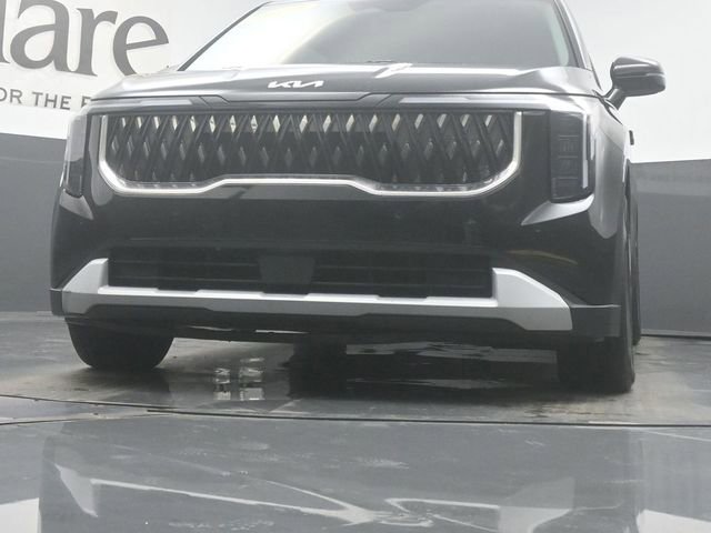 Used 2025 Kia Carnival FWD image 55