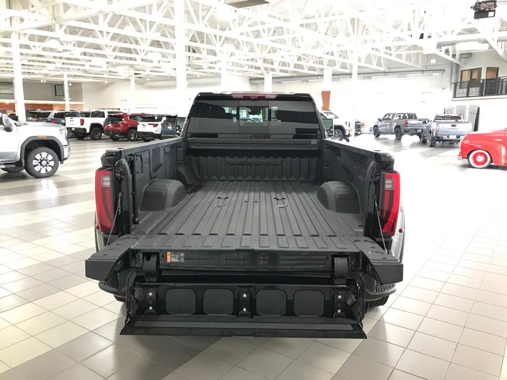 Used 2024 GMC Sierra 3500 Denali w/ Denali Reserve Package AWD/4WD image 5