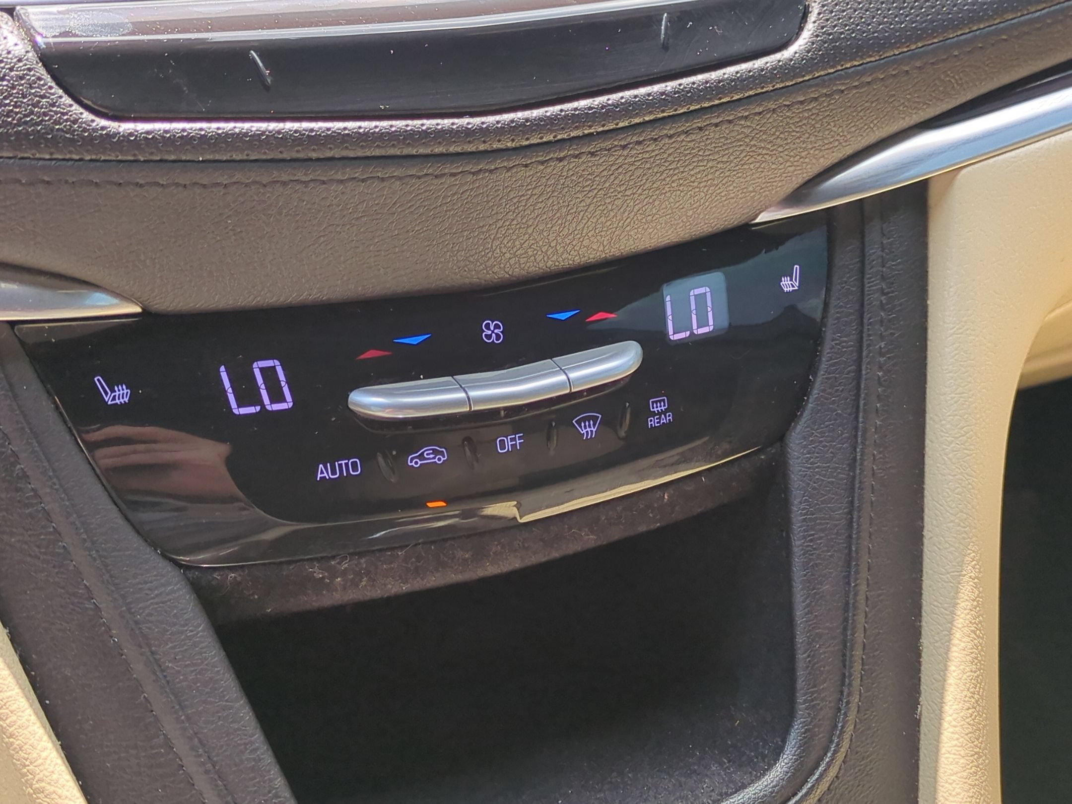 Certified 2018 Cadillac XT5 Luxury w/ Driver Awareness Package FWD image 25