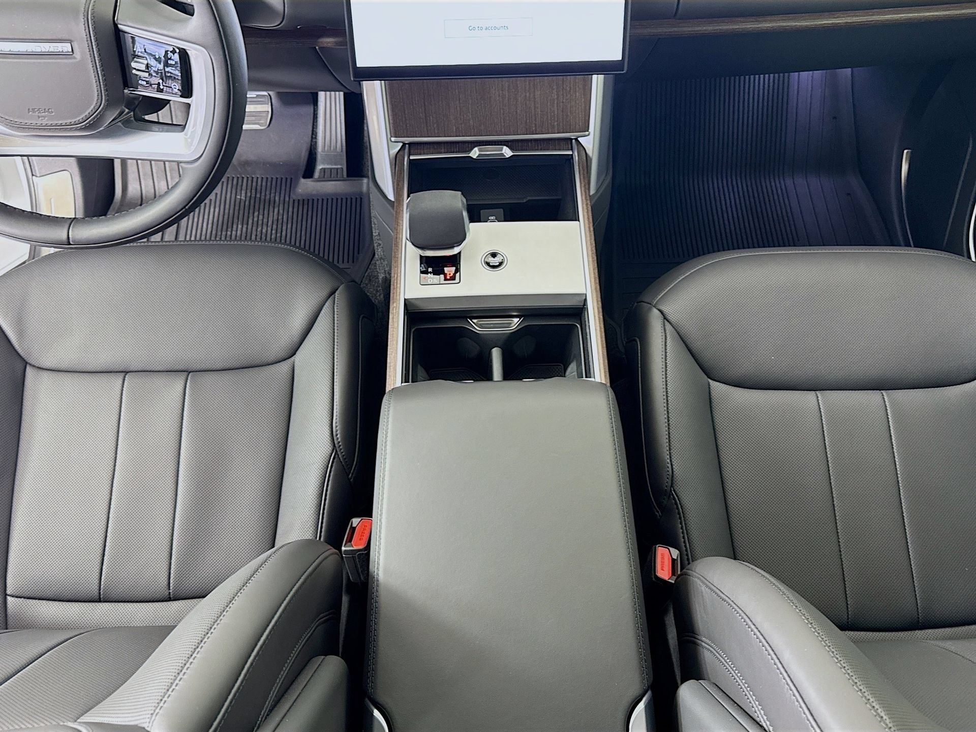 Used 2025 Land Rover Range Rover SE AWD/4WD image 22