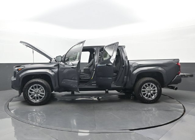 Used 2024 Toyota Tacoma Limited w/ Limited Package (LT) AWD/4WD image 35