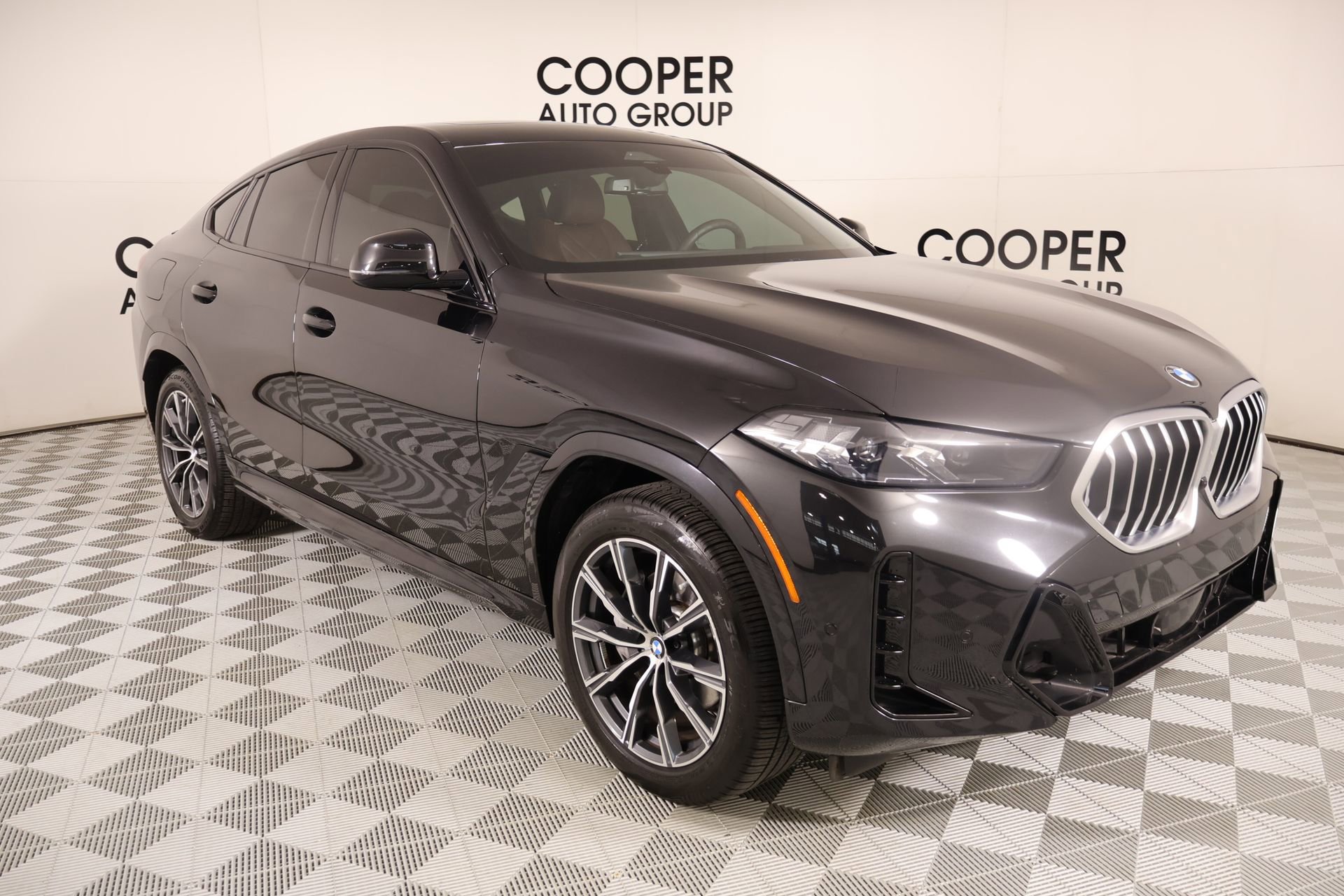 Used 2024 BMW X6 xDrive40i AWD/4WD image 1