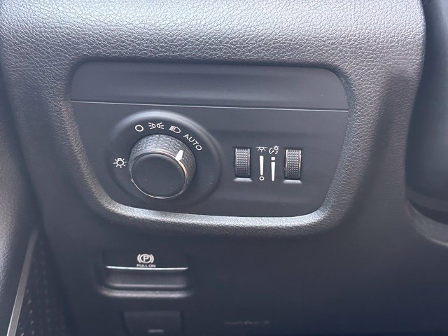 Used 2021 Jeep Grand Cherokee L Laredo AWD/4WD image 17