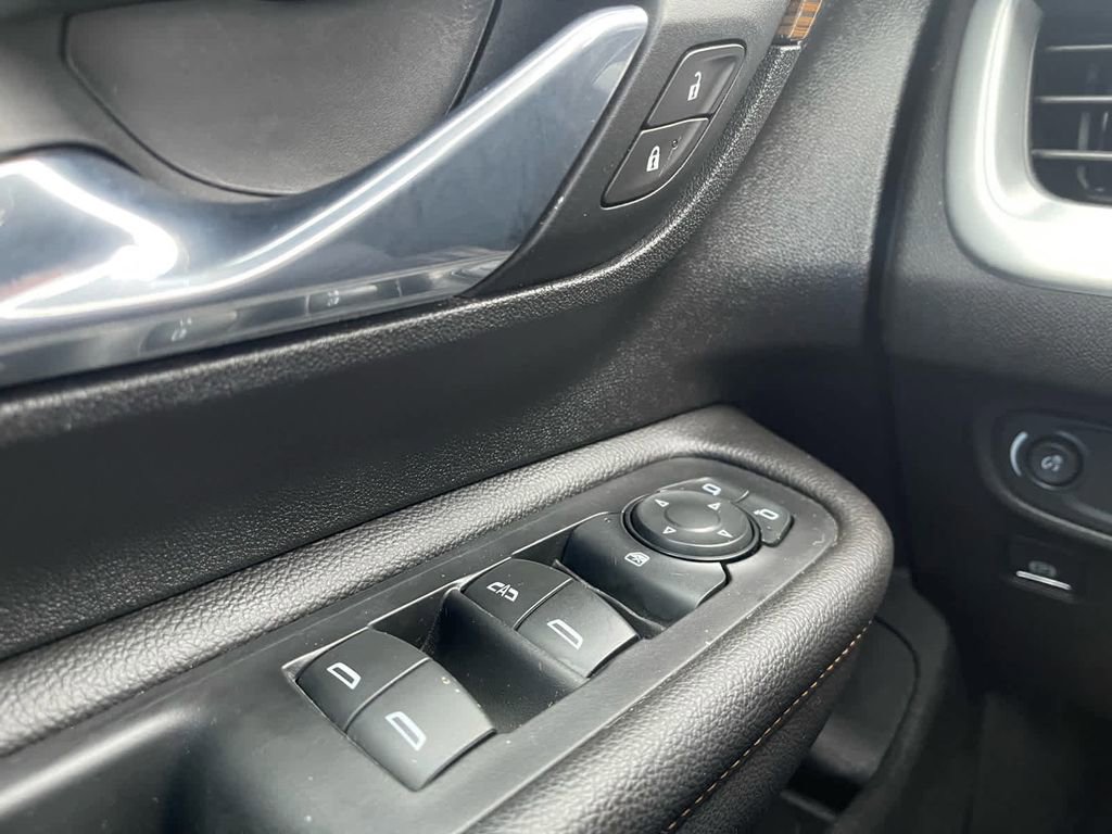 Used 2021 GMC Terrain SLE image 21