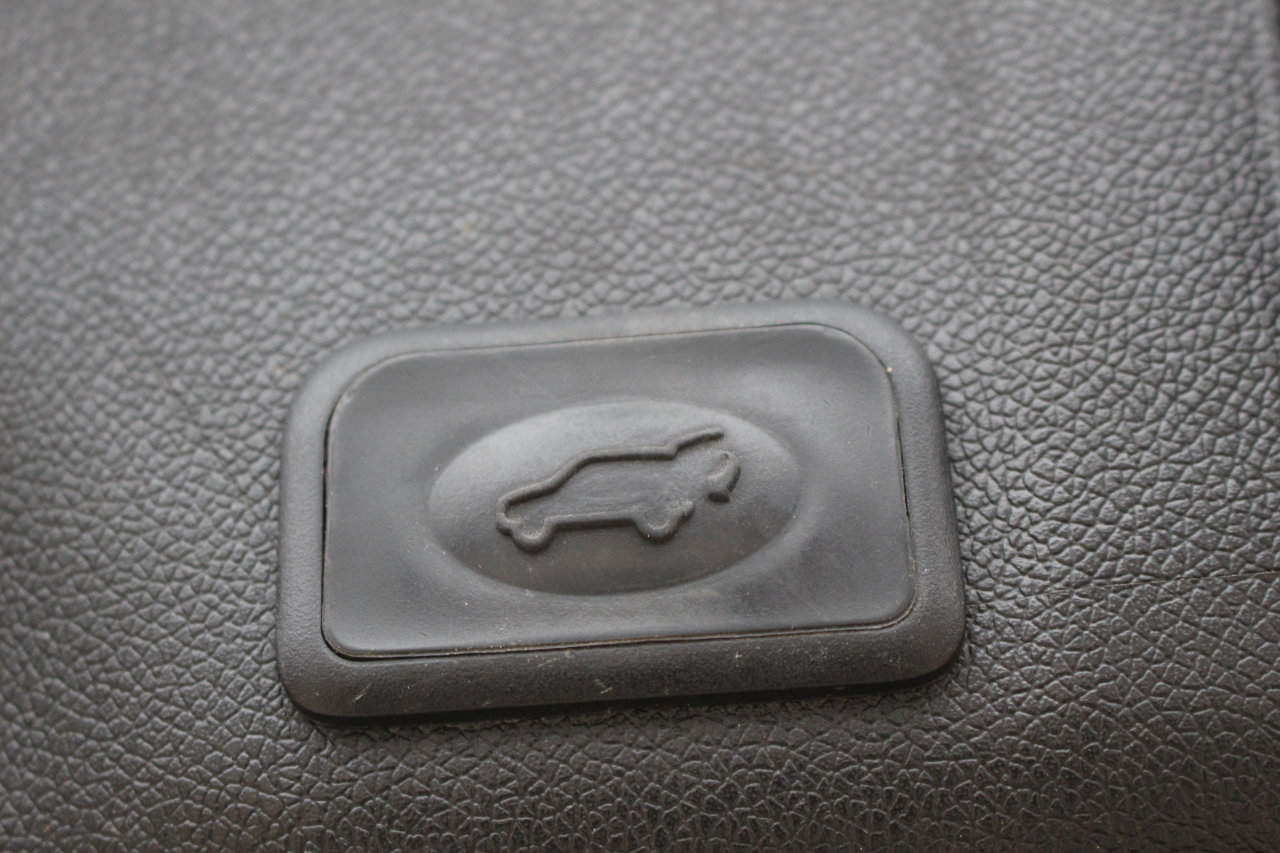 Used 2015 GMC Acadia SLE image 43