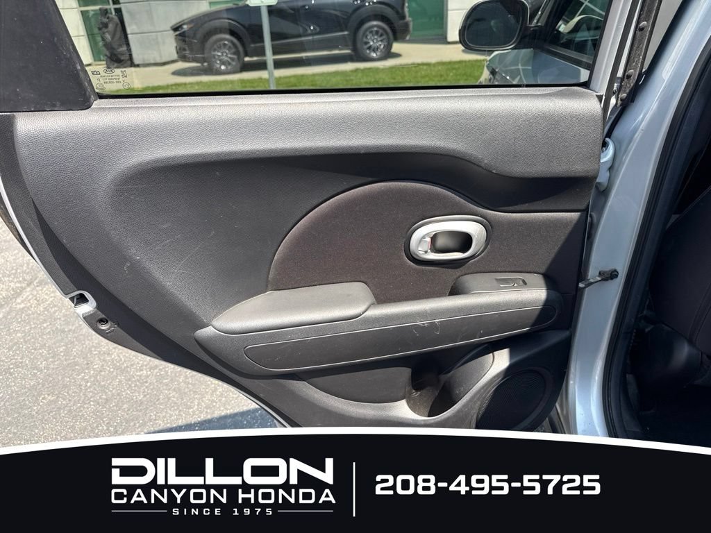 Used 2016 Kia Soul FWD image 10