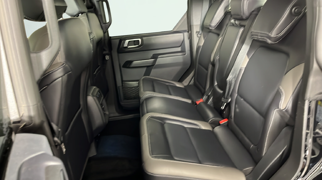 Used 2025 Ford Bronco Outer Banks w/ Sasquatch Package AWD/4WD image 16