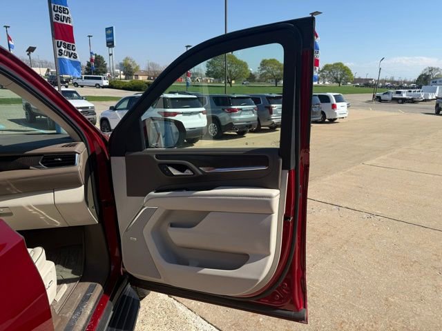 Used 2022 GMC Yukon Denali AWD/4WD image 16