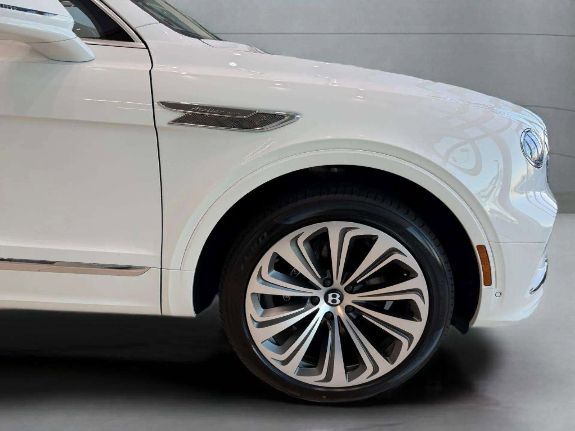 New 2025 Bentley Bentayga image 6