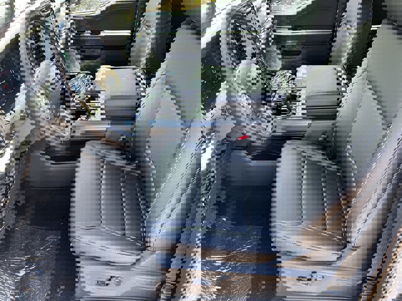 New 2025 Ford F150 Lariat w/ Equipment Group 501A Mid image 24