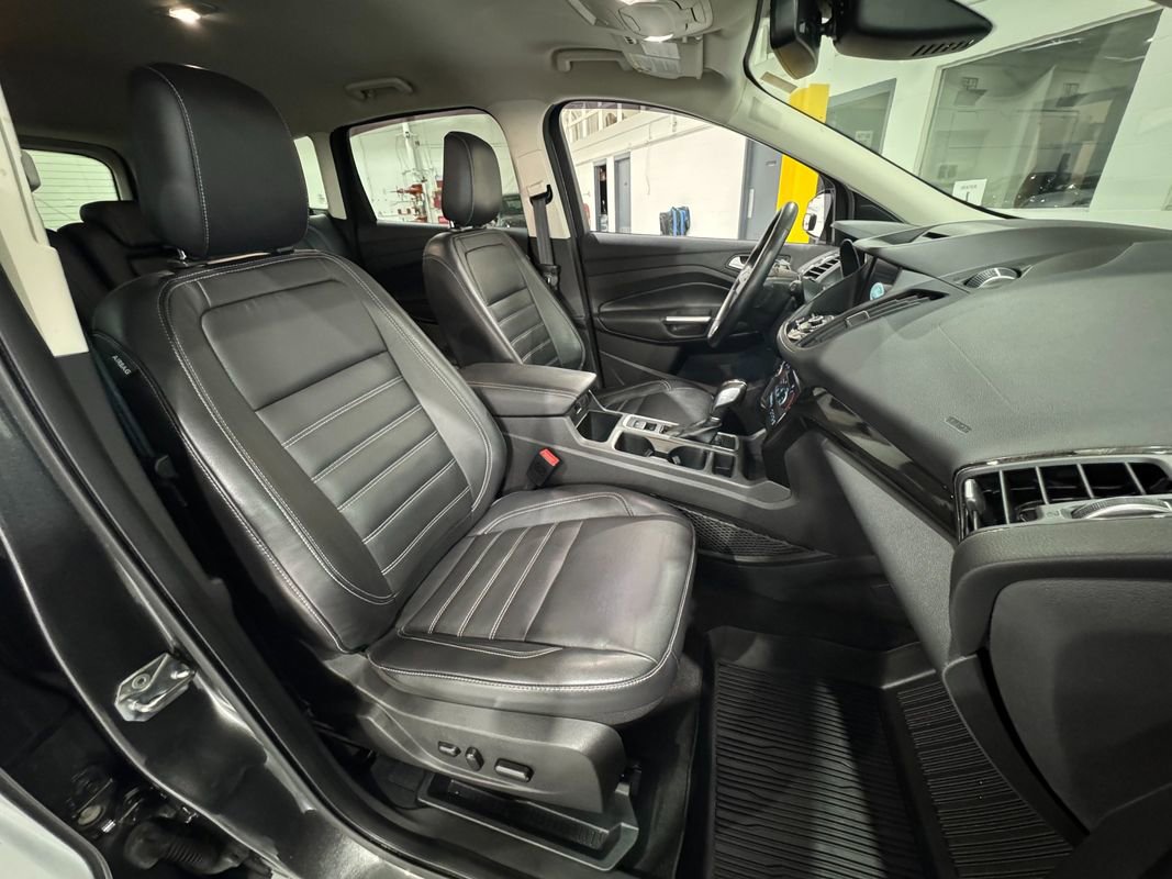 Used 2018 Ford Escape Titanium w/ Ford Safe & Smart Package image 40