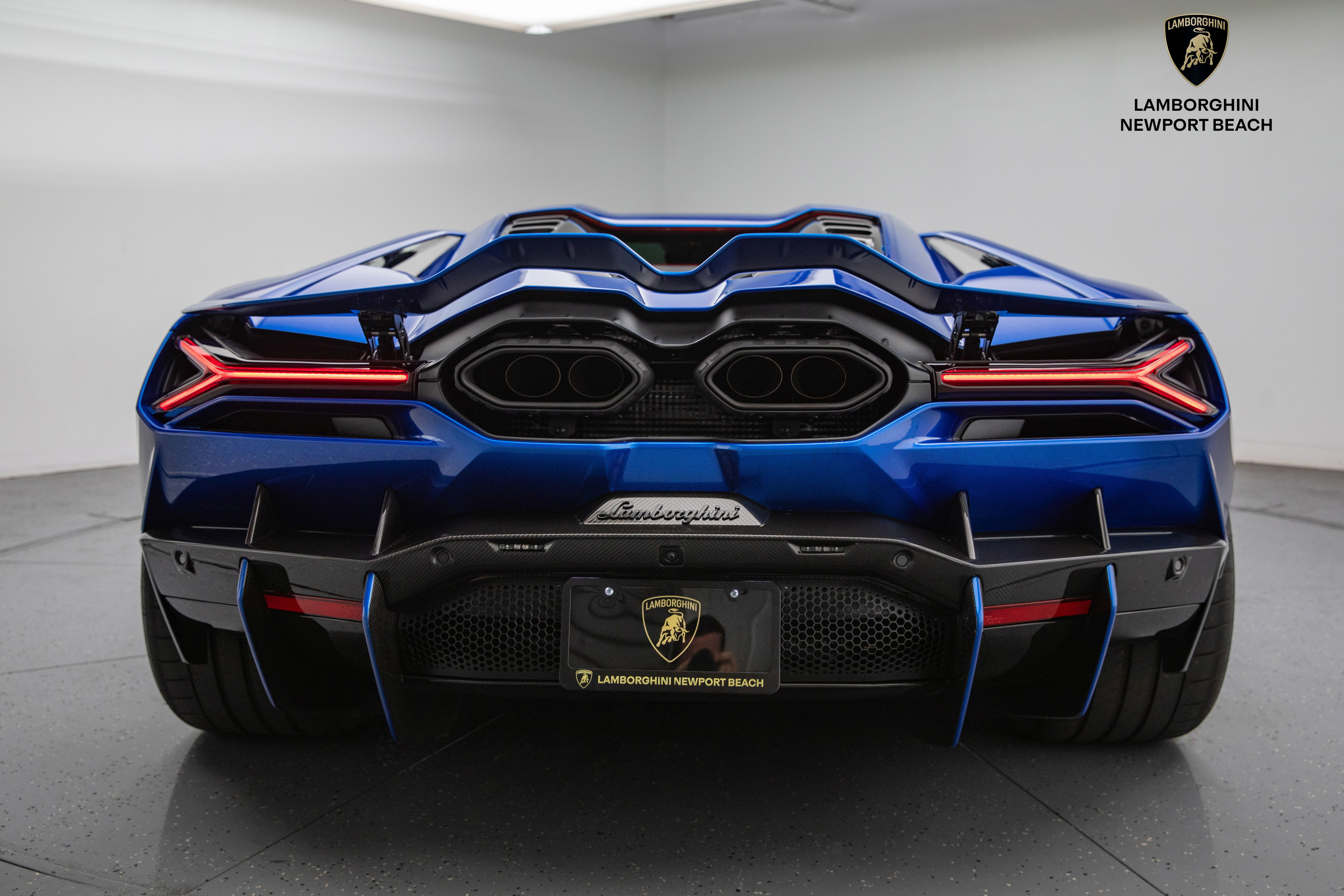 Used 2024 Lamborghini Revuelto image 28
