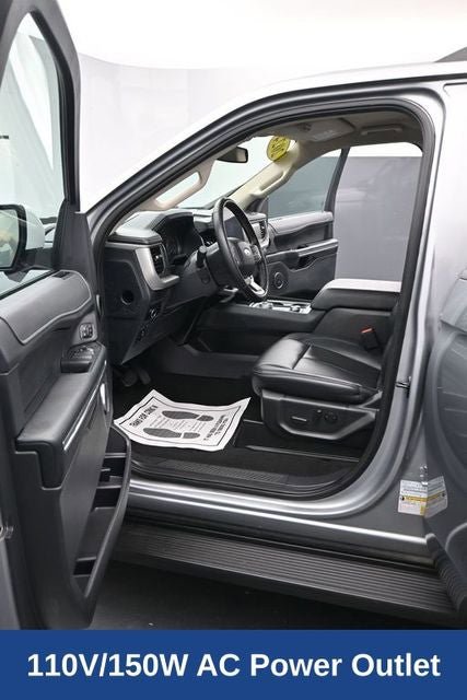 Used 2024 Ford Expedition XLT AWD/4WD image 16