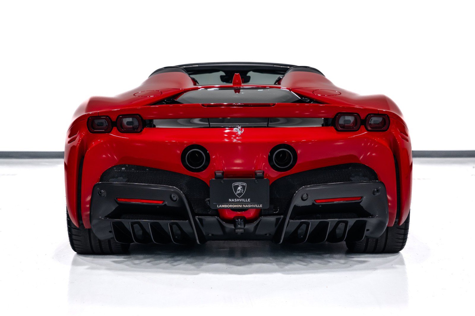 Used 2024 Ferrari SF90 Spider image 11