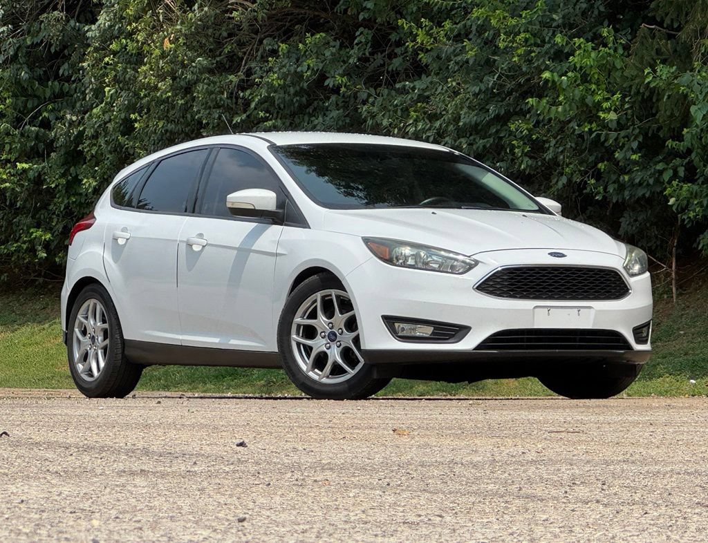 Used 2015 Ford Focus SE w/ Equipment Group 201A FWD image 2
