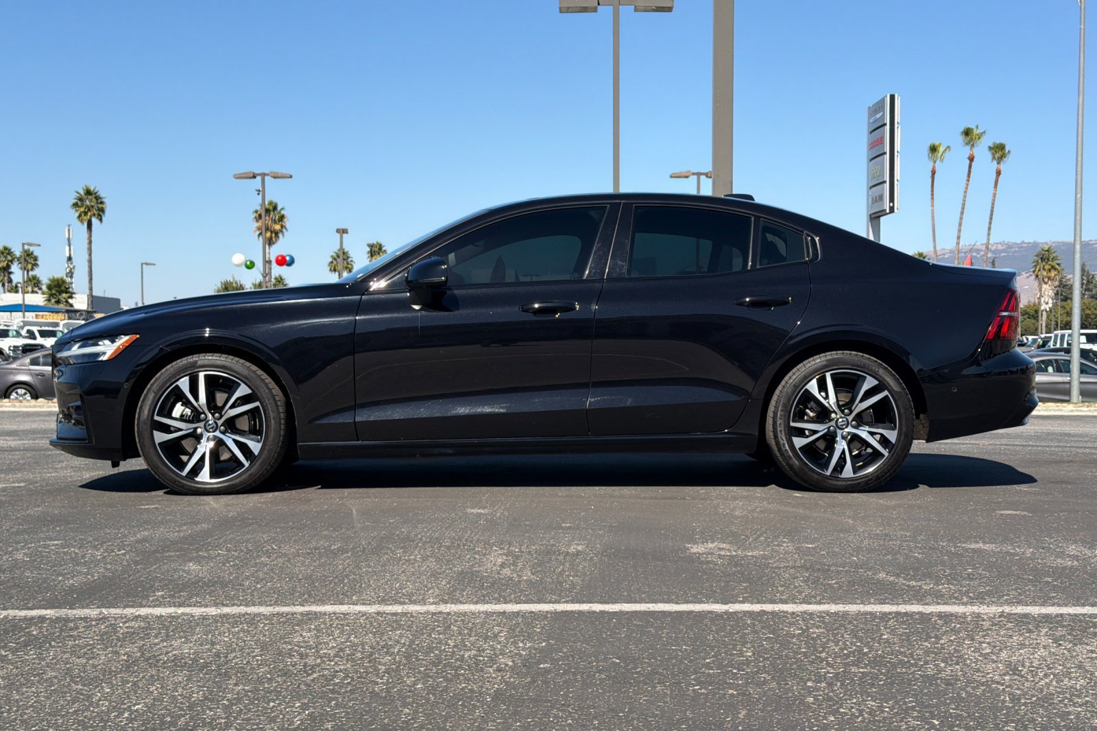 Used 2025 Volvo S60 B5 Plus AWD/4WD image 7