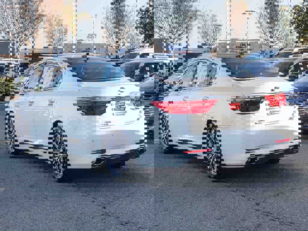 Used 2017 Kia K900 Luxury image 5