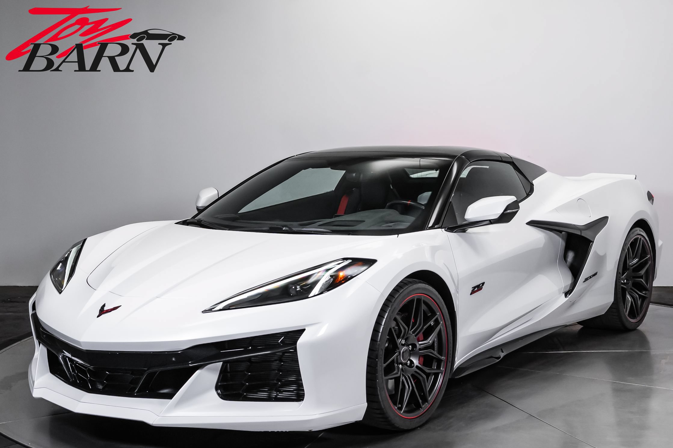 Used 2023 Chevrolet Corvette Z06 RWD image 9