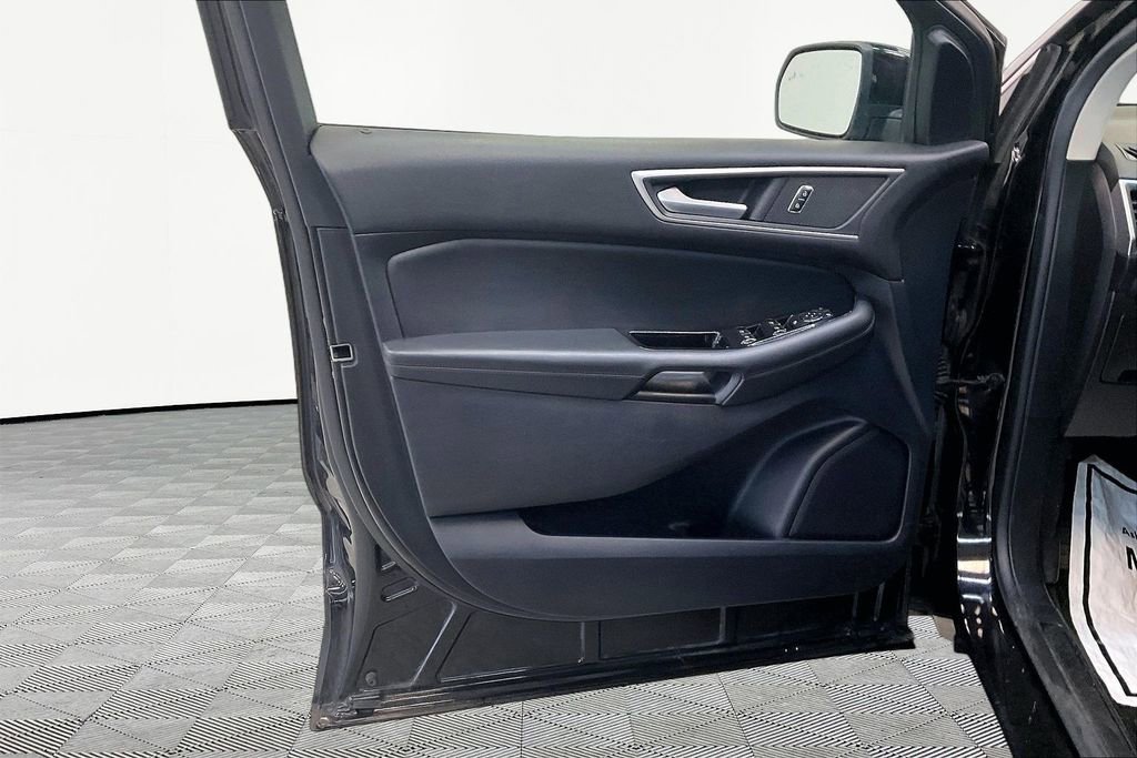 Used 2020 Ford Edge SEL w/ Cargo Accessory Package FWD image 21