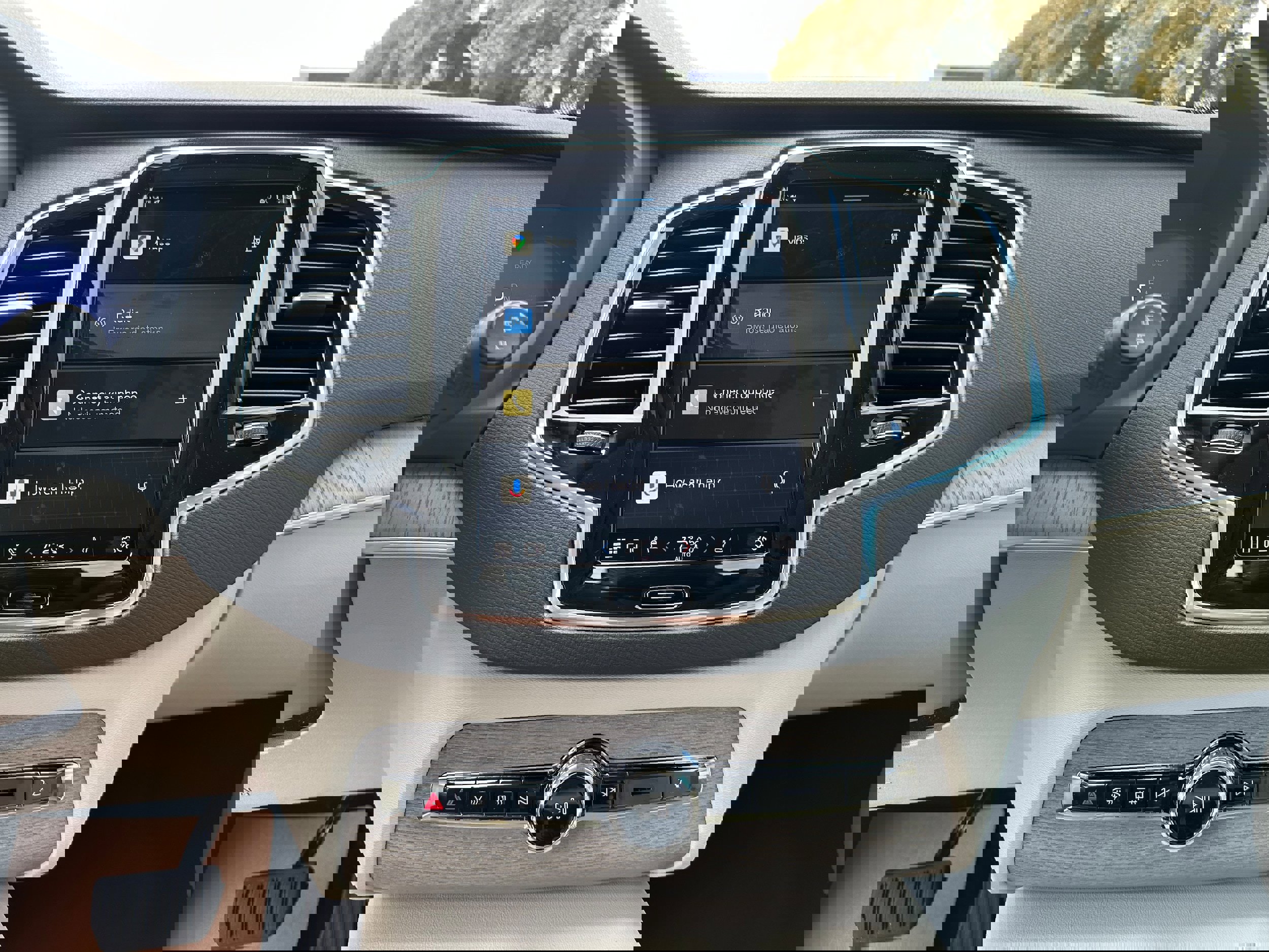 New 2025 Volvo XC90 T8 Plus w/ Protection Package Premier image 11