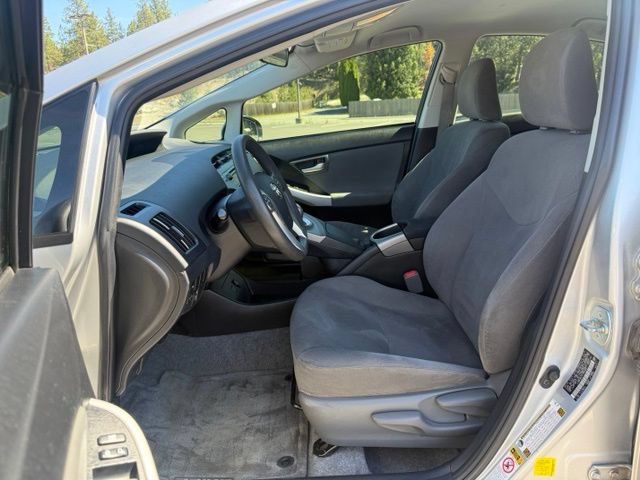 Used 2015 Toyota Prius Two FWD image 2