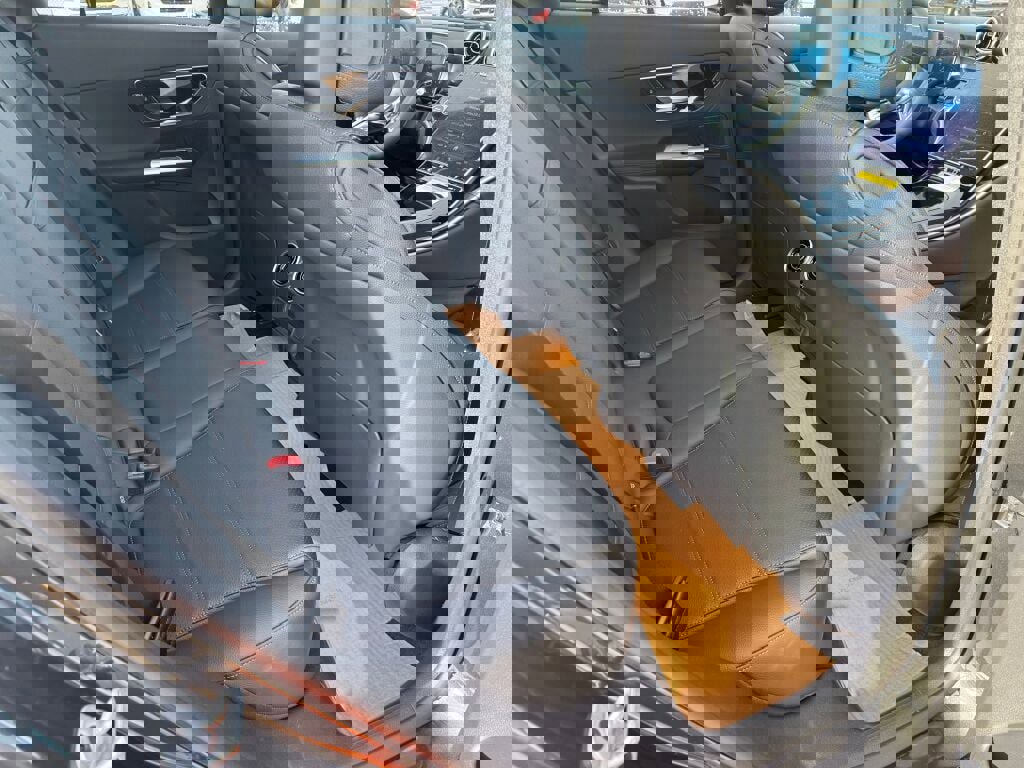 New 2026 Mercedes-Benz GLC 300 4MATIC image 18