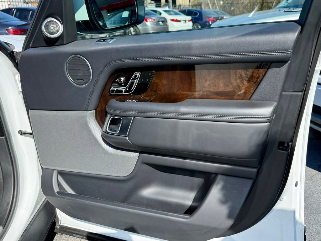 Used 2018 Land Rover Range Rover HSE image 26