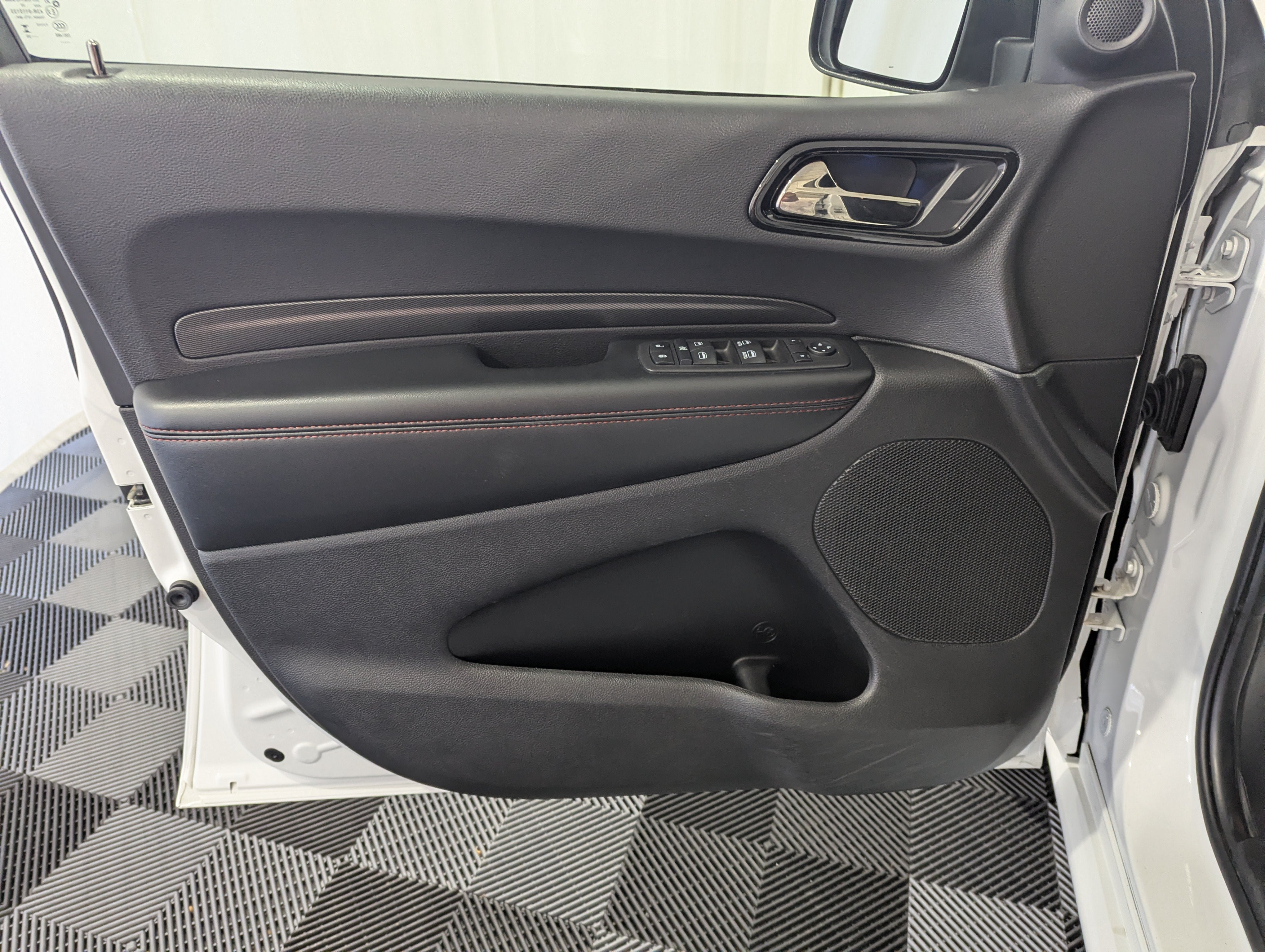 Used 2025 Dodge Durango GT AWD/4WD image 18