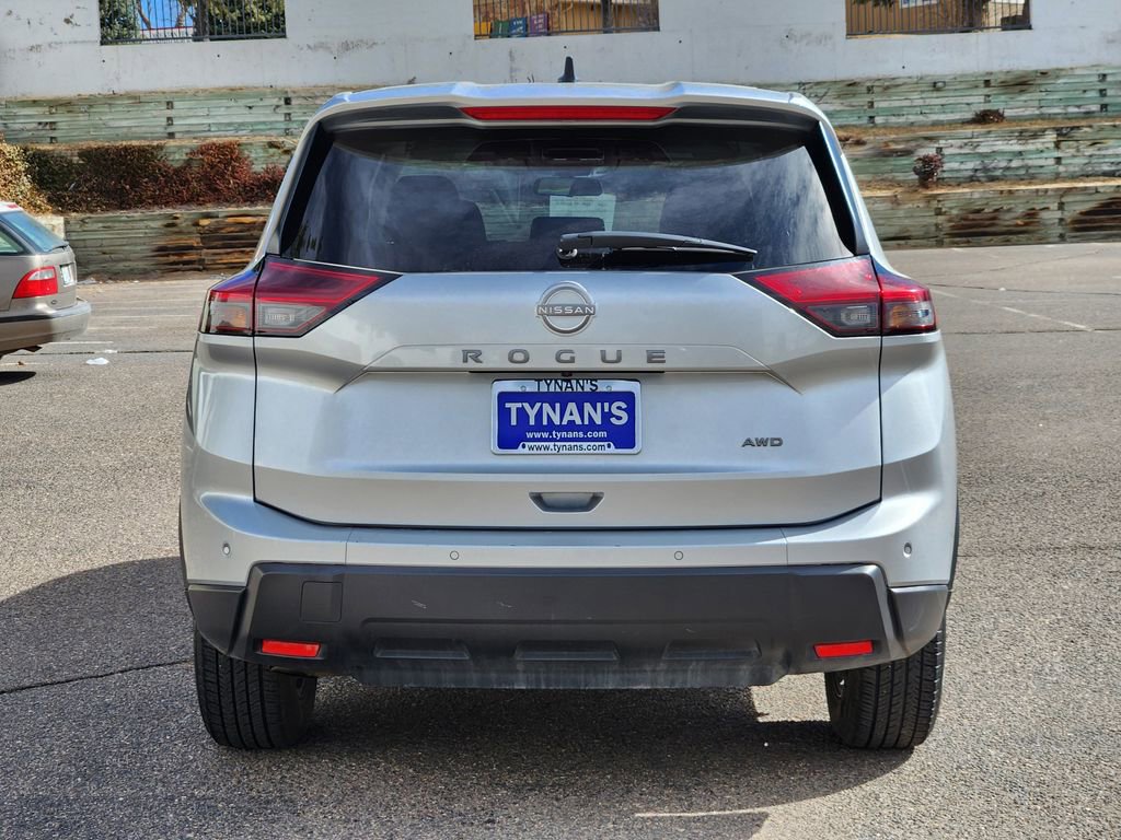 Used 2024 Nissan Rogue S image 4