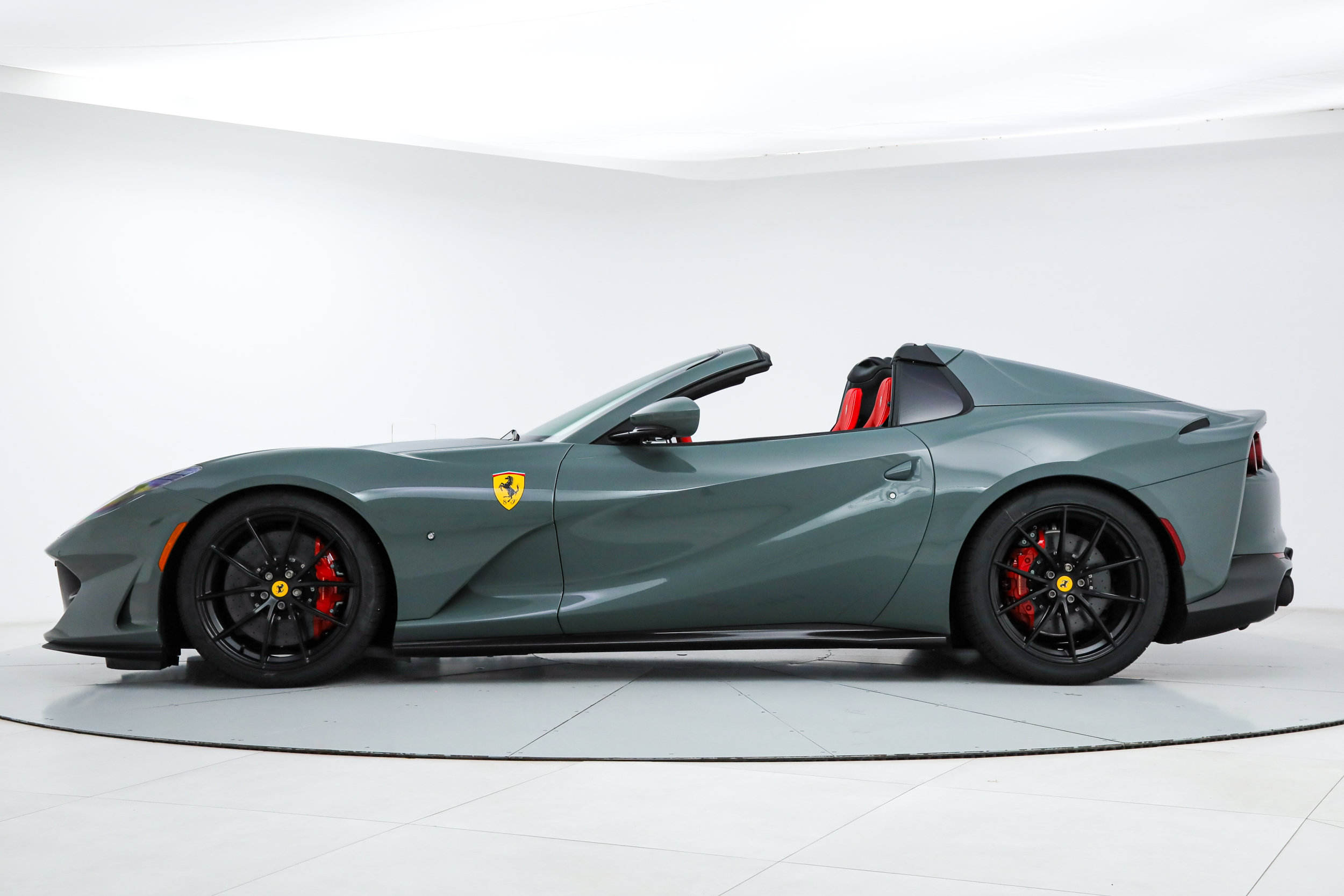Certified 2022 Ferrari 812 GTS RWD image 2
