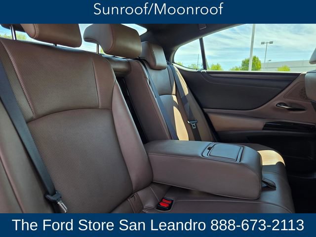 Used 2025 Lexus ES 300h w/ Premium Package FWD image 14
