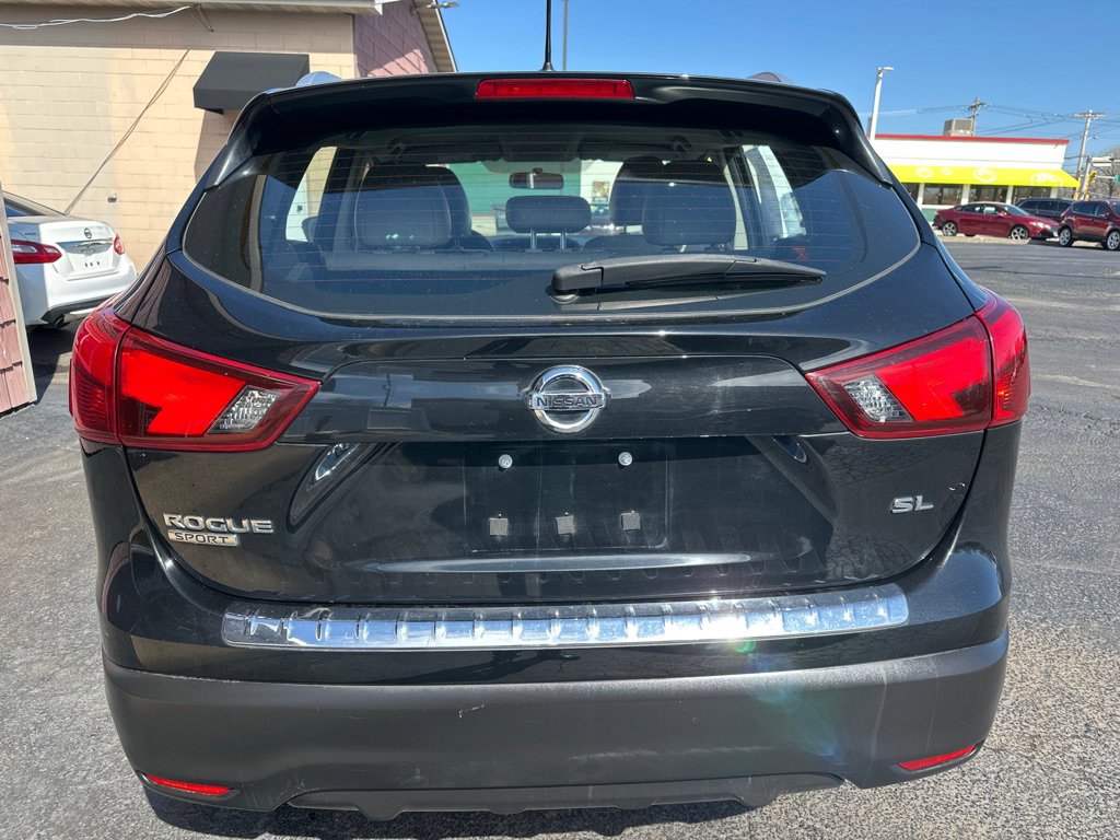 Used 2017 Nissan Rogue Sport SL image 4