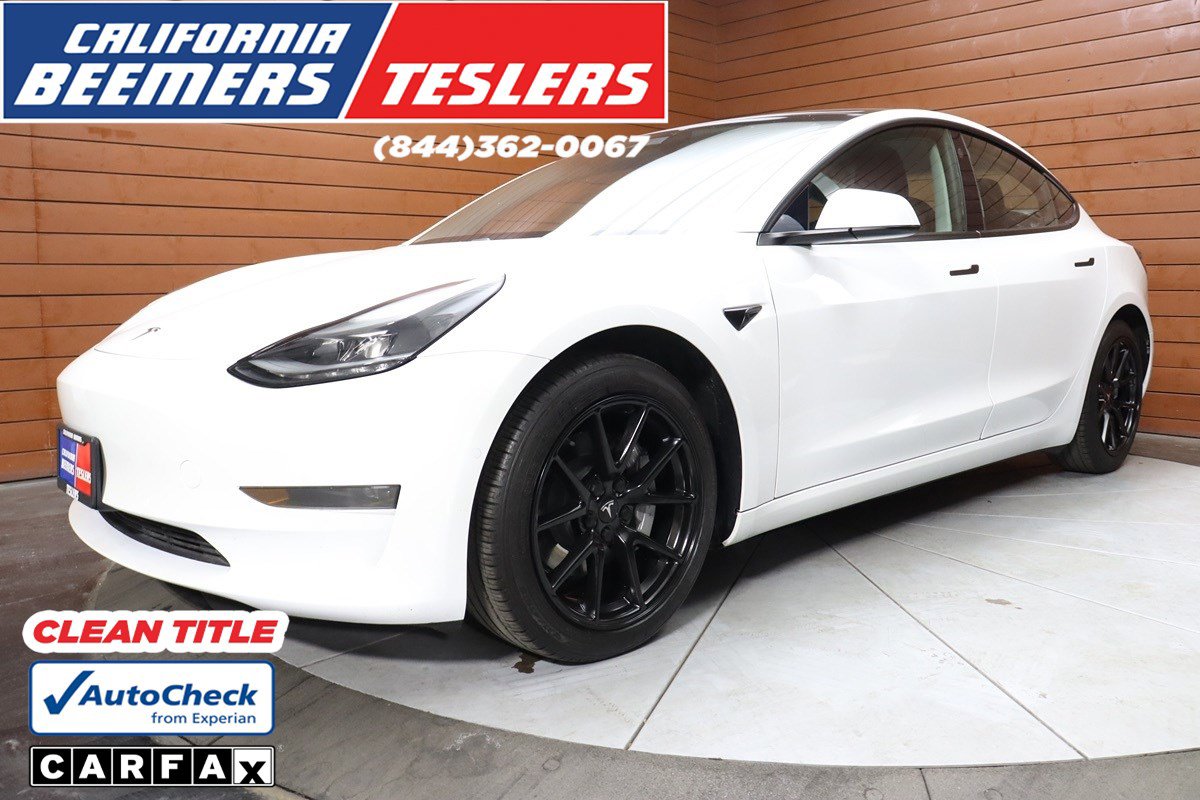Used 2023 Tesla Model 3 Standard Range image 1
