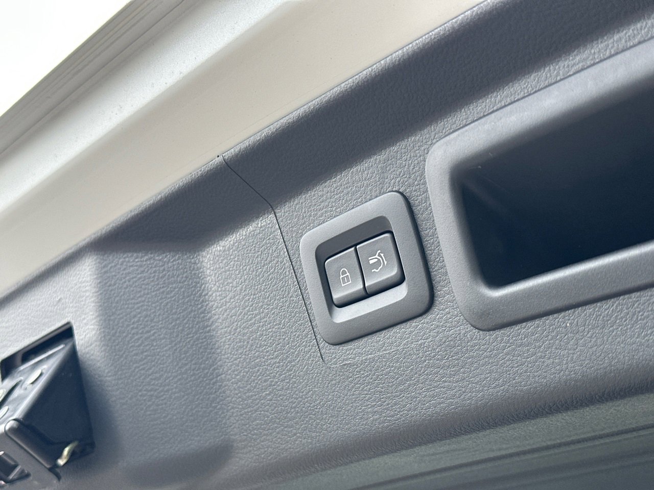 New 2026 MAZDA CX-50 AWD 2.5 Hybrid w/ Weather Package image 8