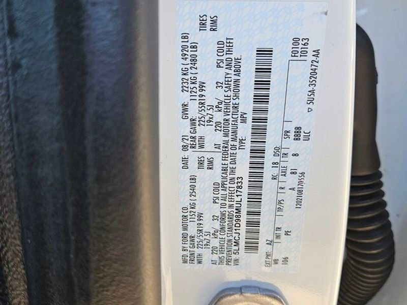 Used 2021 Lincoln Corsair AWD w/ Premium Package image 17