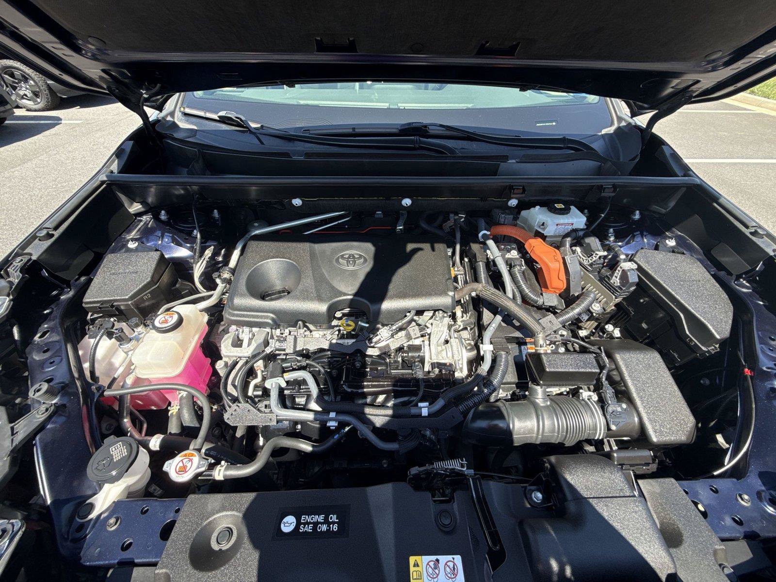 Used 2020 Toyota RAV4 Limited AWD/4WD image 41