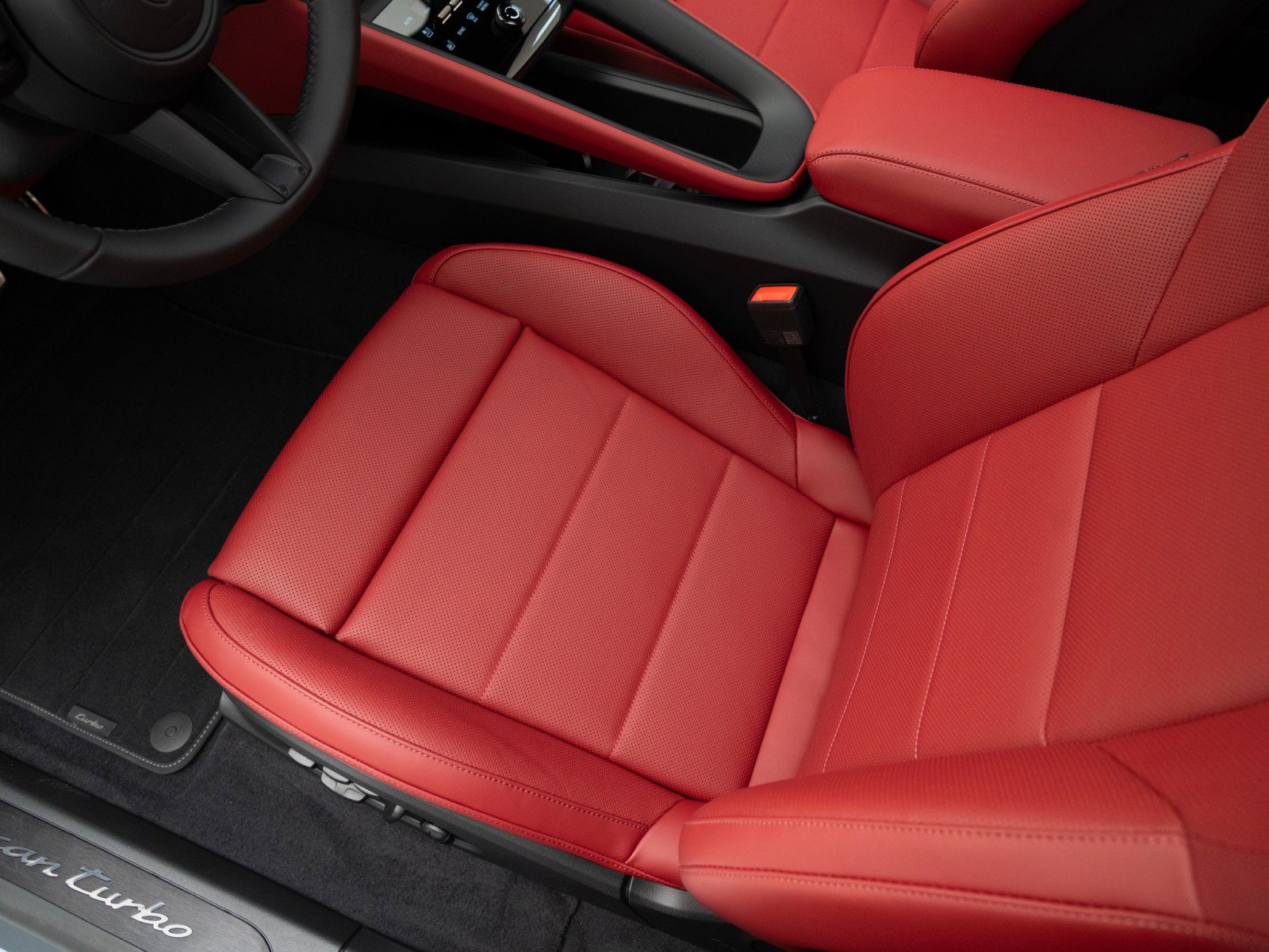 New 2026 Porsche Macan Turbo Electric image 17